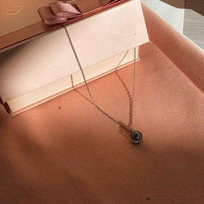 16 Small Roses Jewelry Case With Elegant Pendant Set