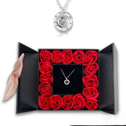 16 Small Roses Jewelry Case With Elegant Pendant Set